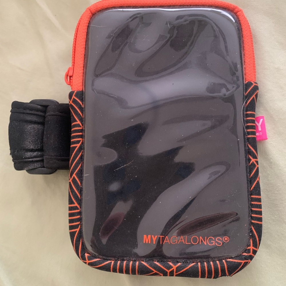 Fitness arm band for phone/wallet